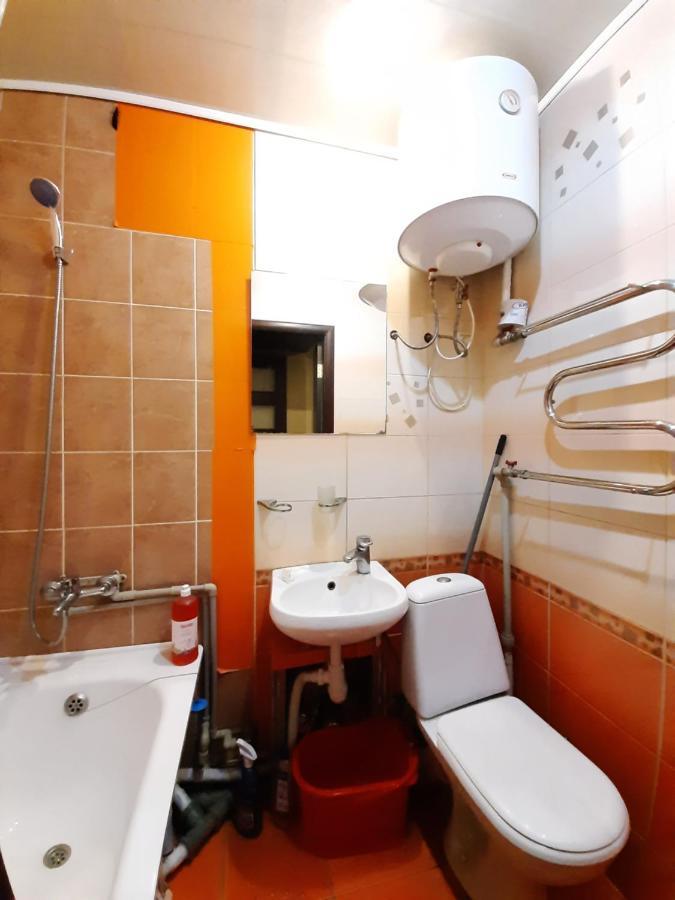 1 Комн Кв Остановка Дворец Спорта Строитель, Рядом С Улицей Химиков Cherkasy Exterior photo