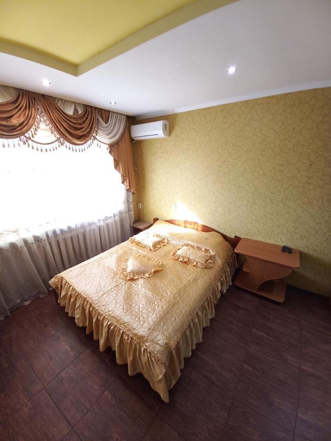 1 Комн Кв Остановка Дворец Спорта Строитель, Рядом С Улицей Химиков Cherkasy Exterior photo
